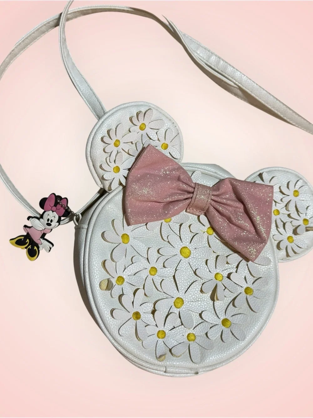 Disney Authentic Minnie Mouse Daisy cutout flowers crossbody white Bag/Pink Bow